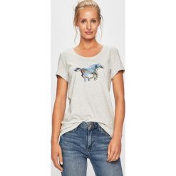 Mustang - T-shirt. Szare bluzki damskie Mustang, s, z nadrukiem, z elastanu, z okrągłym kołnierzem, z krótkim rękawem. W wyprzedaży za 39,90 zł.