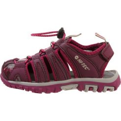 HiTec COVE Sandały trekkingowe grape wine/amaranth/boysenberry. Czerwone sandały chłopięce marki Hi-tec, z materiału. Za 169,00 zł.