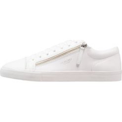 Jim Rickey ZED Sneakersy niskie white. Białe sneakersy męskie marki Jim Rickey, bez wzorów, ze skóry, bez zapięcia. Za 509,00 zł.