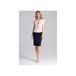 Bluzka M652 Róż. Różowe bluzki damskie FIGL, m, bez wzorów, z tkaniny, eleganckie, bez kołnierzyka, z krótkim rękawem. Za 129,00 zł.