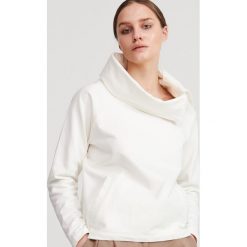 Bluza ze stójką - Kremowy. Białe bluzy damskie Reserved, s, bez wzorów, bez rękawów, bez kaptura. Za 89,99 zł.