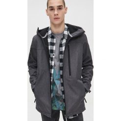 Bluza typu softshell z kapturem - Szary. Szare bluzy męskie Cropp, s, bez wzorów, z softshellu, z kapturem, bez rękawów, z kapturem. Za 169,99 zł.