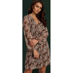 Czarna Sukienka Eshirlia. Czarne sukienki damskie Renee, s, bez wzorów, bez kołnierzyka, bez rękawów, mini. Za 119,99 zł.