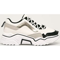 Answear - Buty Ideal Shoes. Białe buty sportowe damskie ANSWEAR, bez wzorów, z gumy, sportowe. W wyprzedaży za 119,90 zł.