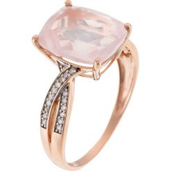 Złoty pierścionek z diamentami i różowym kwarcem. Różowe pierścionki damskie Diamond & Co, z kwarcem, złote. W wyprzedaży za 879,95 zł.