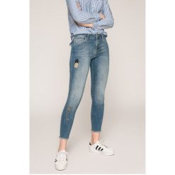 Desigual - Jeansy. Niebieskie boyfriendy damskie Desigual, z haftami, z bawełny. W wyprzedaży za 239,90 zł.