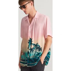 Koszula w hawajskim stylu - Wielobarwny. Koszule męskie Reserved, xl, bez wzorów, bez kołnierzyka, bez rękawów. W wyprzedaży za 39,99 zł.