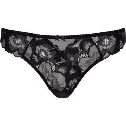 Stringi "Mably" w kolorze czarnym. Czarne stringi damskie Lascana & Co., w koronkowe wzory, z koronki. W wyprzedaży za 34,95 zł.