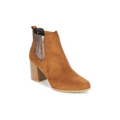 Botki Moony Mood JANNA. Pomarańczowe botki damskie Moony Mood, bez obcasa, bez zapięcia. W wyprzedaży za 119,50 zł.