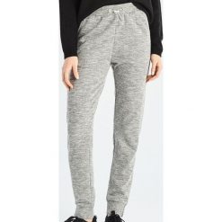 Spodnie joggery - Jasny szar. Szare spodnie damskie Sinsay, s. Za 39,99 zł.