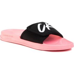 Klapki CALVIN KLEIN SWIMWEAR - Velcro Slide KW0KW01028 0J6. Czarne klapki damskie Calvin Klein Swimwear, bez wzorów, z tworzywa sztucznego, bez obcasa. Za 179,00 zł.