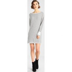 Sukienki dzianinowe: Object OBJMIA DEANNA DRESS Sukienka dzianinowa gardenia/small black