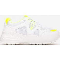 Białe Sneakersy Acalenia. Białe sneakersy damskie Born2be. W wyprzedaży za 44,99 zł.