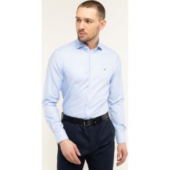 Koszula Tommy Hilfiger Tailored Houndstooth Classic TT0TT06633. Niebieskie koszule męskie Tommy Hilfiger Tailored, m, bez wzorów, z bawełny, biznesowe, bez kołnierzyka, bez rękawów. W wyprzedaży za 199,00 zł.