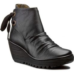 Botki FLY LONDON - Yama P500326033 Black. Czarne botki damskie na obcasie marki Fly London, z materiału. W wyprzedaży za 339,00 zł.