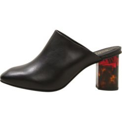 Kurt Geiger STRIDE MULE Klapki black. Czarne klapki damskie marki Kurt Geiger, ze skóry. Za 669,00 zł.