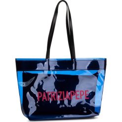 Torebka PATRIZIA PEPE - 2V9046/A3LD-C773 Fluo Blue. Niebieskie torebki klasyczne damskie Patrizia Pepe, bez wzorów, z tworzywa sztucznego, klasyczne, bez dodatków. W wyprzedaży za 479,00 zł.
