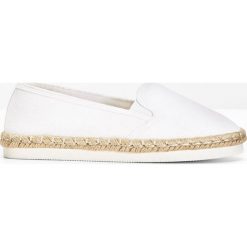 Espadryle bonprix biały. Białe espadryle damskie bonprix, bez wzorów, bez obcasa. Za 34,99 zł.