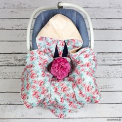 Duży Kocyk do fotelika Samochodowego Piwonie. Kombinezony niemowlęce Pakamera, bez wzorów, bez rękawów, bez kaptura. Za 189,00 zł.