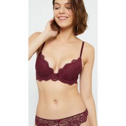 Etam - Biustonosz Success. Fioletowe biustonosze Etam, w koronkowe wzory, z elastanu. Za 149,90 zł.