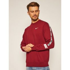 Bluza NIKE Sportswear CZ7828. Czerwone bluzy męskie Nike, xl, bez wzorów, bez kołnierzyka, bez rękawów, bez kaptura. Za 269,00 zł.