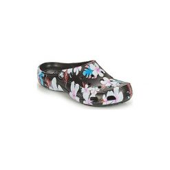 Chodaki Crocs CROCS FREESAIL SEASONAL CLG W. Czarne klapki damskie Crocs, bez wzorów, bez obcasa. Za 129,00 zł.