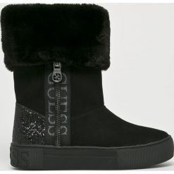 Guess Jeans - Śniegowce. Czarne śniegowce damskie marki Guess Jeans, z jeansu. W wyprzedaży za 519,90 zł.