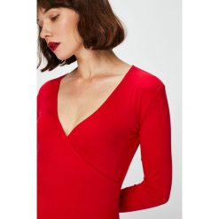Answear - Bluzka Falling in Autumn. Czerwone bluzki damskie ANSWEAR, m, z dzianiny, casualowe. W wyprzedaży za 49,90 zł.