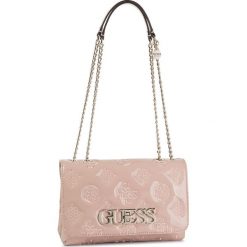 Torebka GUESS - Chic (PG) HWPG75 89210 NUD. Różowe torebki klasyczne damskie Guess, z aplikacjami, ze skóry ekologicznej, klasyczne, bez dodatków. W wyprzedaży za 529,00 zł.