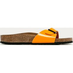 Birkenstock - Klapki Madrid. Pomarańczowe klapki damskie Birkenstock, bez wzorów, ze skóry, bez obcasa, na obcasie. Za 239,90 zł.