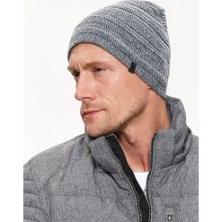 CZAPKA MĘSKA. Szare czapki męskie marki Top Secret, z dzianiny. W wyprzedaży za 12,99 zł.