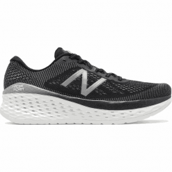 New Balance Fresh Foam More - MMORBK. Pomarańczowe buty sportowe męskie New Balance, z materiału, bez zapięcia, tenisowe. W wyprzedaży za 349,99 zł.