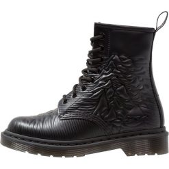 Dr. Martens 1460 UNKNOWN Botki sznurowane black smooth. Czarne botki damskie skórzane marki Dr. Martens, na sznurówki. Za 799,00 zł.
