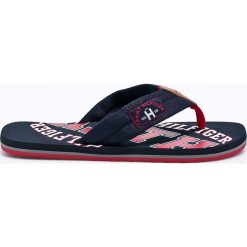 Tommy Hilfiger - Japonki. Niebieskie kapcie męskie ze skóry. W wyprzedaży za 129,90 zł.