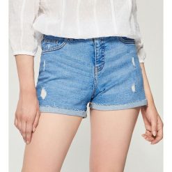 Jeansowe szorty high waist - Niebieski. Niebieskie szorty damskie Sinsay, s, bez wzorów, z jeansu, z podwyższonym stanem. W wyprzedaży za 39,99 zł.