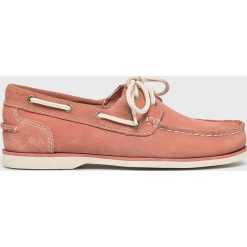 Timberland - Mokasyny. Różowe mokasyny damskie Timberland, bez wzorów, ze skóry, z okrągłym noskiem, bez obcasa, na obcasie, bez zapięcia. W wyprzedaży za 339,90 zł.