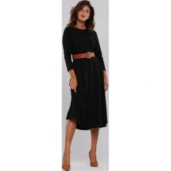 Czarna Sukienka Hanson. Czarne sukienki damskie Renee, s, bez wzorów, eleganckie, z okrągłym kołnierzem, bez rękawów, midi, rozkloszowane. Za 99,99 zł.