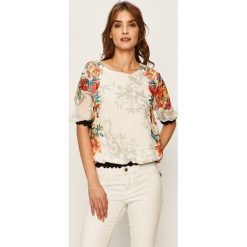 Desigual - Bluzka. Białe bluzki damskie Desigual, s, bez wzorów, z elastanu, z okrągłym kołnierzem, z krótkim rękawem. W wyprzedaży za 239,90 zł.