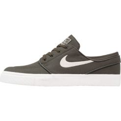 Nike SB ZOOM STEFAN JANOSKI Tenisówki i Trampki sequoia/light bone/summit white/medium olive/elemental pink. Zielone tenisówki damskie marki Nike SB, z tworzywa sztucznego. Za 359,00 zł.