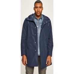 Guess Jeans - Płaszcz przeciwdeszczowy. Szare płaszcze męskie Guess Jeans, s, z aplikacjami, z poliesteru, z kapturem. Za 699,90 zł.