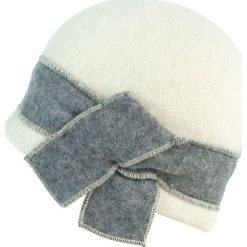 Czapka damska Classy ecru. Szare czapki zimowe damskie Art of Polo. Za 56,30 zł.