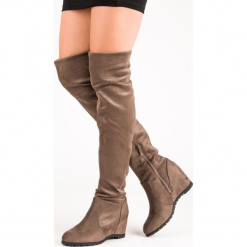 WYSOKIE KOZAKI NA KOTURNIE. Szare buty zimowe damskie SUPER ME, na wysokim obcasie, na koturnie. Za 89,00 zł.