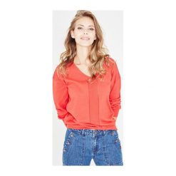 Sweter damski. Różowe swetry klasyczne damskie Promod, uniwersalny, z dzianiny, dekolt w kształcie v. Za 69,50 zł.