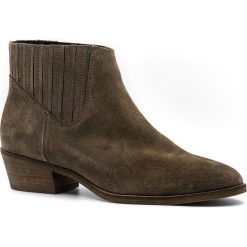 Kawowe welurowe skórzane botki 28S. Pomarańczowe botki damskie Neścior, z jeansu, eleganckie, bez obcasa, bez zapięcia. W wyprzedaży za 219,00 zł.