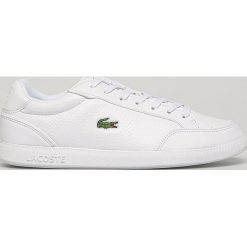 Lacoste - Buty. Białe buty sportowe damskie Lacoste, bez wzorów, ze skóry ekologicznej, sportowe. Za 419,90 zł.