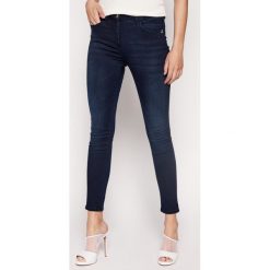 Jeansy Slim Fit Patrizia Pepe CJ0509/A1HIB-C799. Niebieskie jeansy damskie Patrizia Pepe, bez wzorów, z elastanu. W wyprzedaży za 439,00 zł.