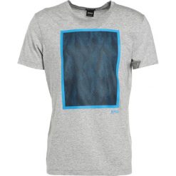 BOSS ATHLEISURE TEE Tshirt z nadrukiem grey melange. Szare koszulki polo męskie BOSS Athleisure, xl, z nadrukiem, z bawełny. Za 369,00 zł.
