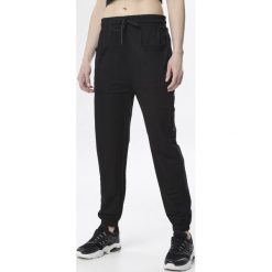 Czarne Spodnie Raisea. Czarne spodnie damskie Born2be, xl, z dzianiny. Za 39,99 zł.