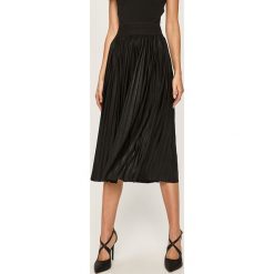 Answear - Spódnica. Czarne spódniczki damskie ANSWEAR, na co dzień, s, bez wzorów, z elastanu, casualowe, midi, rozkloszowane. Za 119,90 zł.