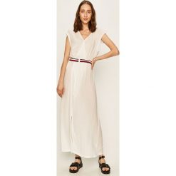Tommy Hilfiger - Sukienka. Białe sukienki damskie TOMMY HILFIGER, na co dzień, s, w paski, z wiskozy, casualowe, bez kołnierzyka, z krótkim rękawem, krótkie, mini, proste. W wyprzedaży za 299,90 zł.